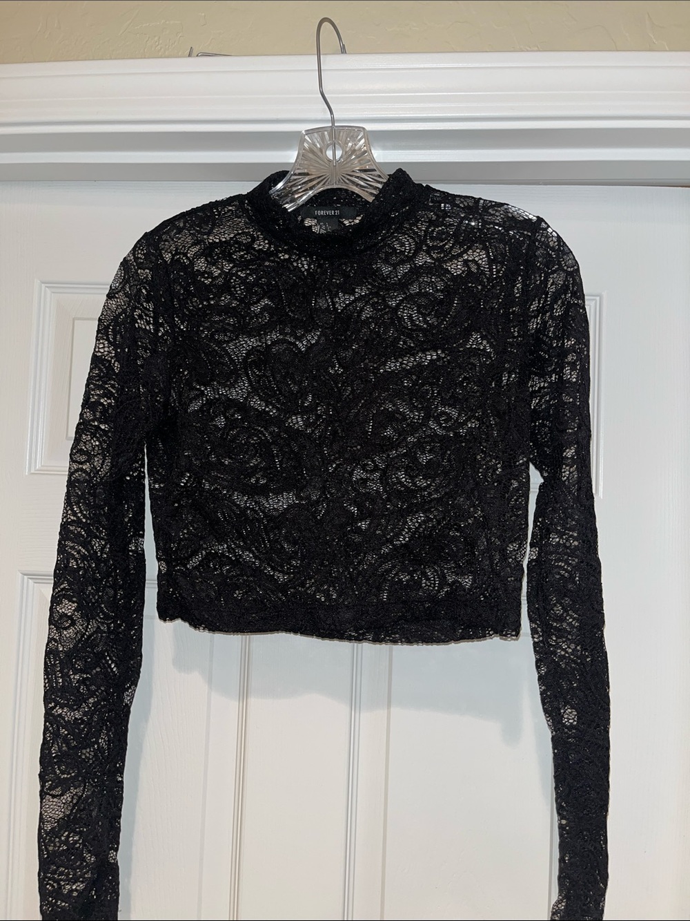 Forever 21 Black Floral Lace Long-Sleeve Crop Top